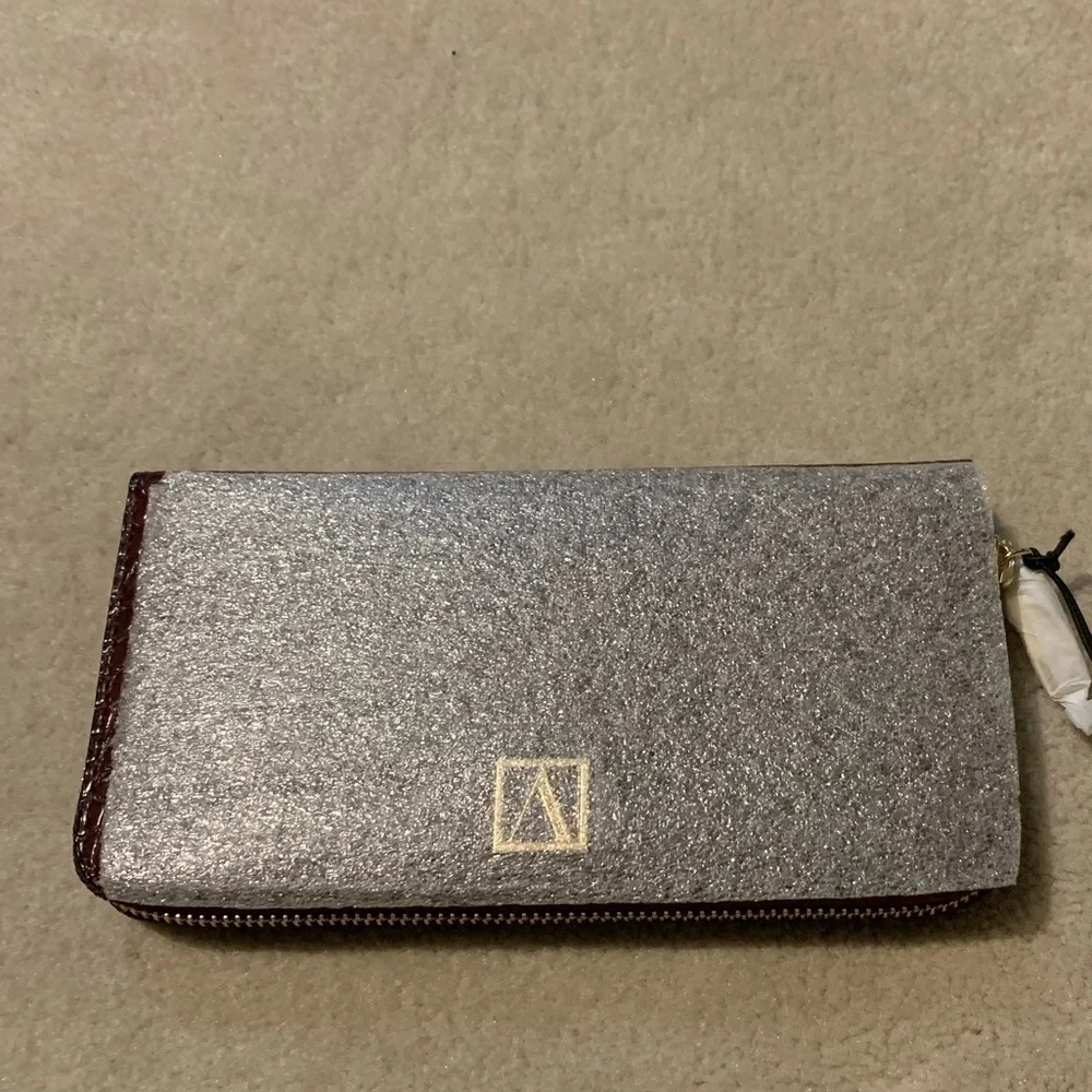 Nwt VICTORIA'S SECRET The Victoria Wallet - Picture 6 of 6